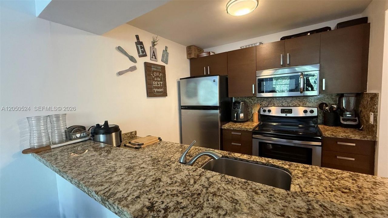 8160 Geneva Ct , Unit 315, Doral, FL 33166 Photo