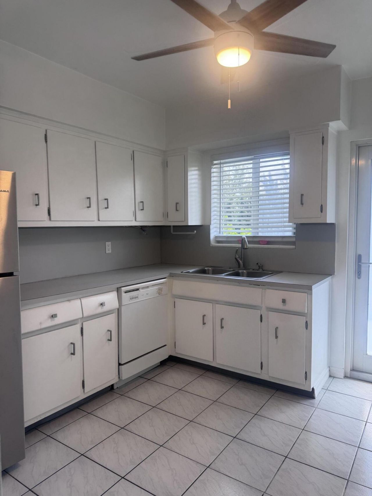 600 Layne Boulevard, Unit 205, Hallandale Beach, FL 33009 Photo