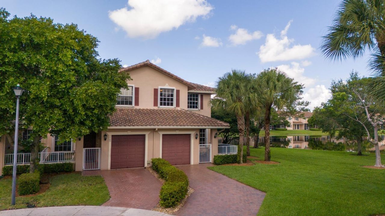3501 Lakeside Drive, Davie, FL 33328 Photo