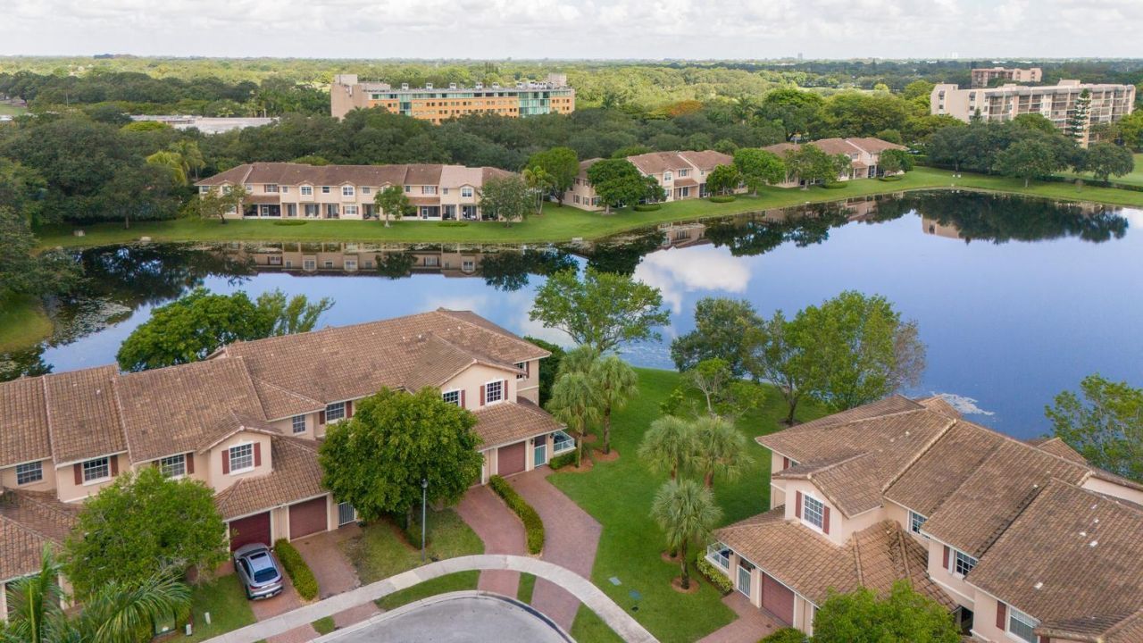 3501 Lakeside Drive, Davie, FL 33328 Photo