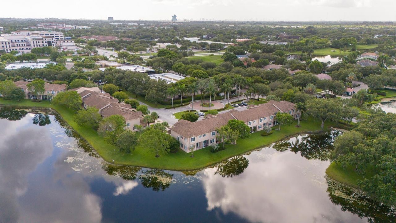 3501 Lakeside Drive, Davie, FL 33328 Photo