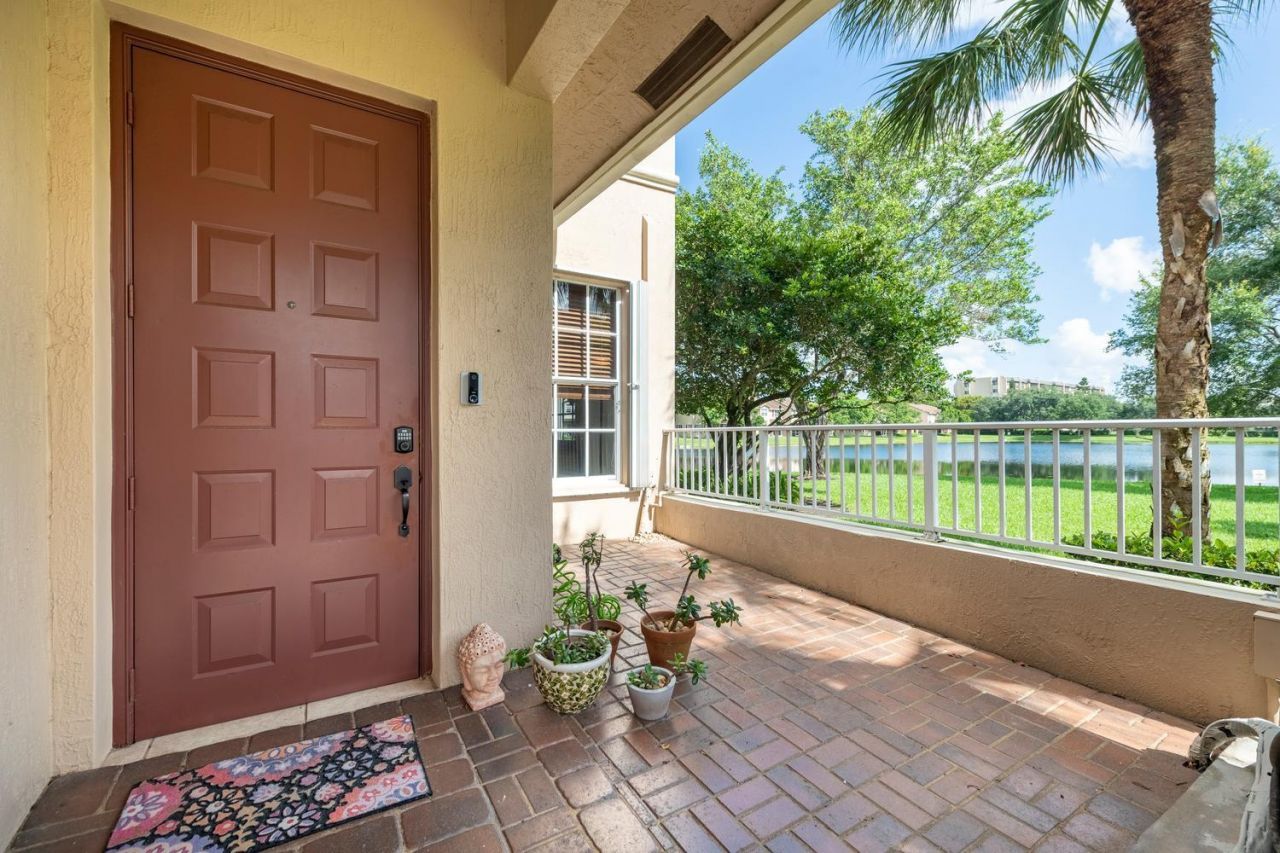 3501 Lakeside Drive, Davie, FL 33328 Photo