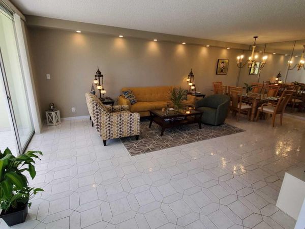3800 Oaks Clubhouse Drive, Unit 112, Pompano Beach, FL 33069