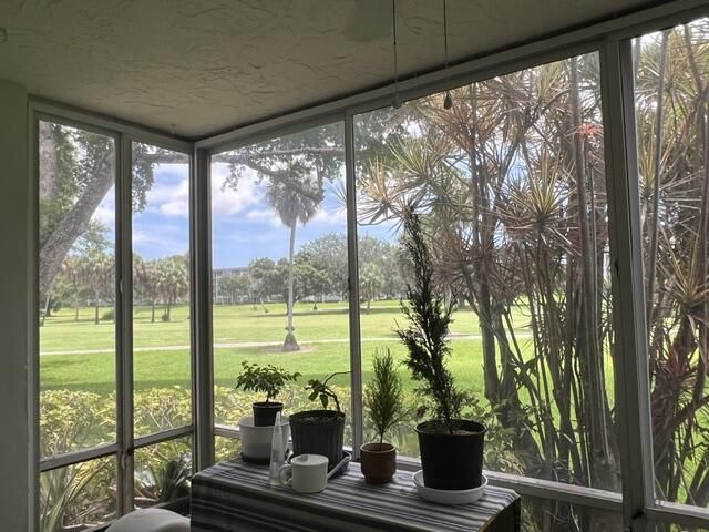 3800 Oaks Clubhouse Drive, Unit 112, Pompano Beach, FL 33069 Photo