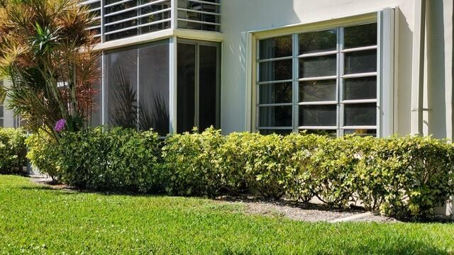 3800 Oaks Clubhouse Drive, Unit 112, Pompano Beach, FL 33069 Photo