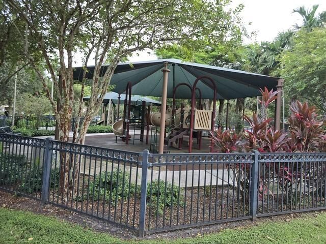 3800 Oaks Clubhouse Drive, Unit 112, Pompano Beach, FL 33069 Photo