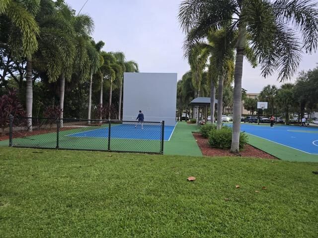 3800 Oaks Clubhouse Drive, Unit 112, Pompano Beach, FL 33069 Photo
