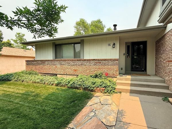 16 Oakbridge Dr, Pueblo, CO 81001