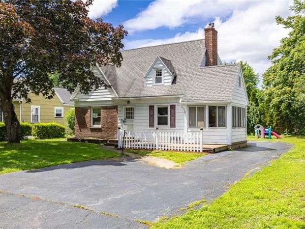 141 Cooper Road , Rochester, NY 14617