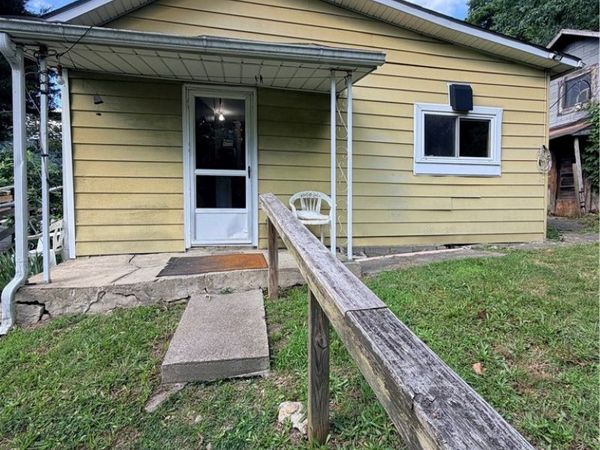 61 Suncatcher Trail, Henlawson, WV 25624