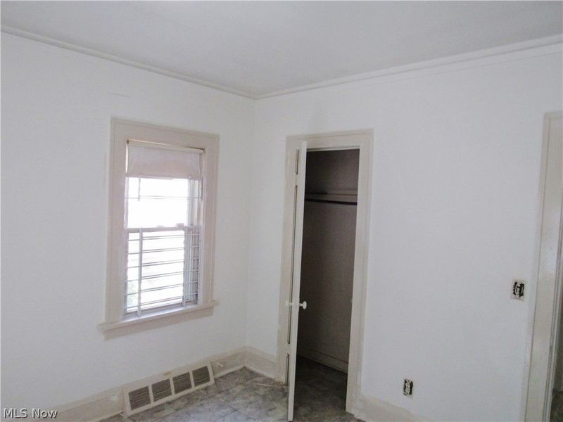 742 Linn Drive, Cleveland, OH 44108 Photo 13
