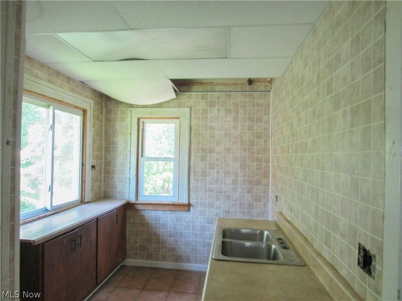 742 Linn Drive, Cleveland, OH 44108 Photo 15