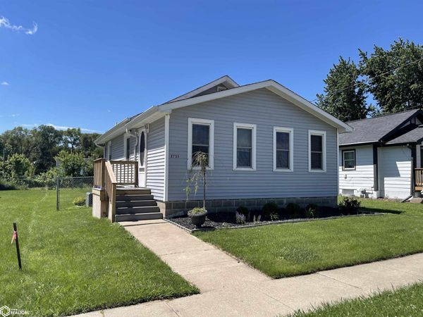 2735 E Elm Street, Des Moines, IA 50317