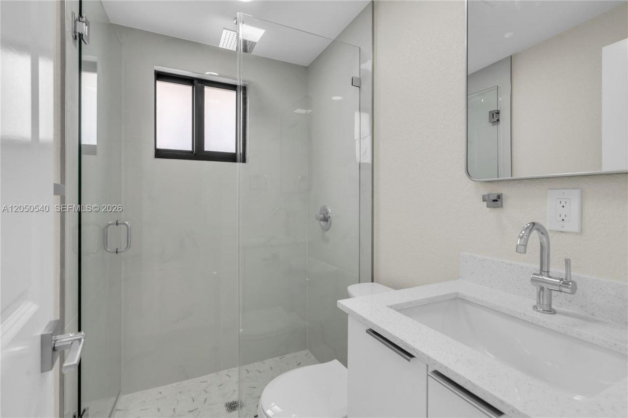 2640 SW 30th Ct , Unit A, Miami, FL 33133 Photo