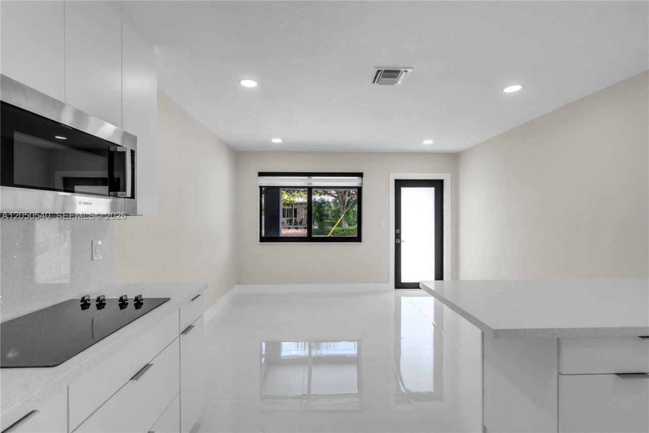 2640 SW 30th Ct , Unit A, Miami, FL 33133 Photo