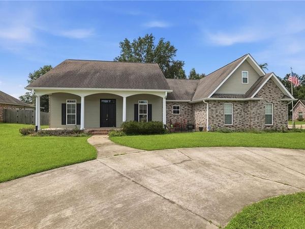 197 MARIONBELLE Drive, Ponchatoula, LA 70454