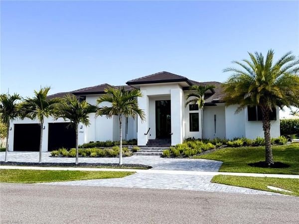 1702 Ludlow RD, MARCO ISLAND, FL 34145