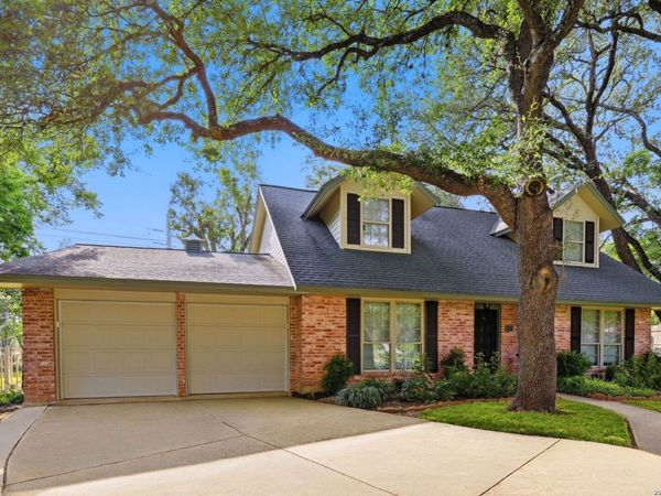 322 Westwind Cir, Windcrest, TX 78239