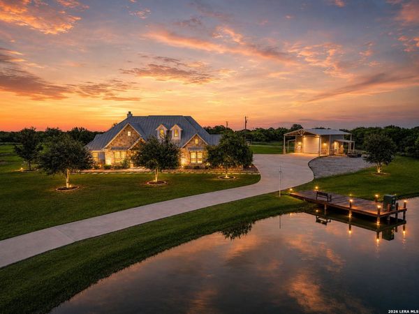 1980 County Road 361, La Vernia, TX 78121
