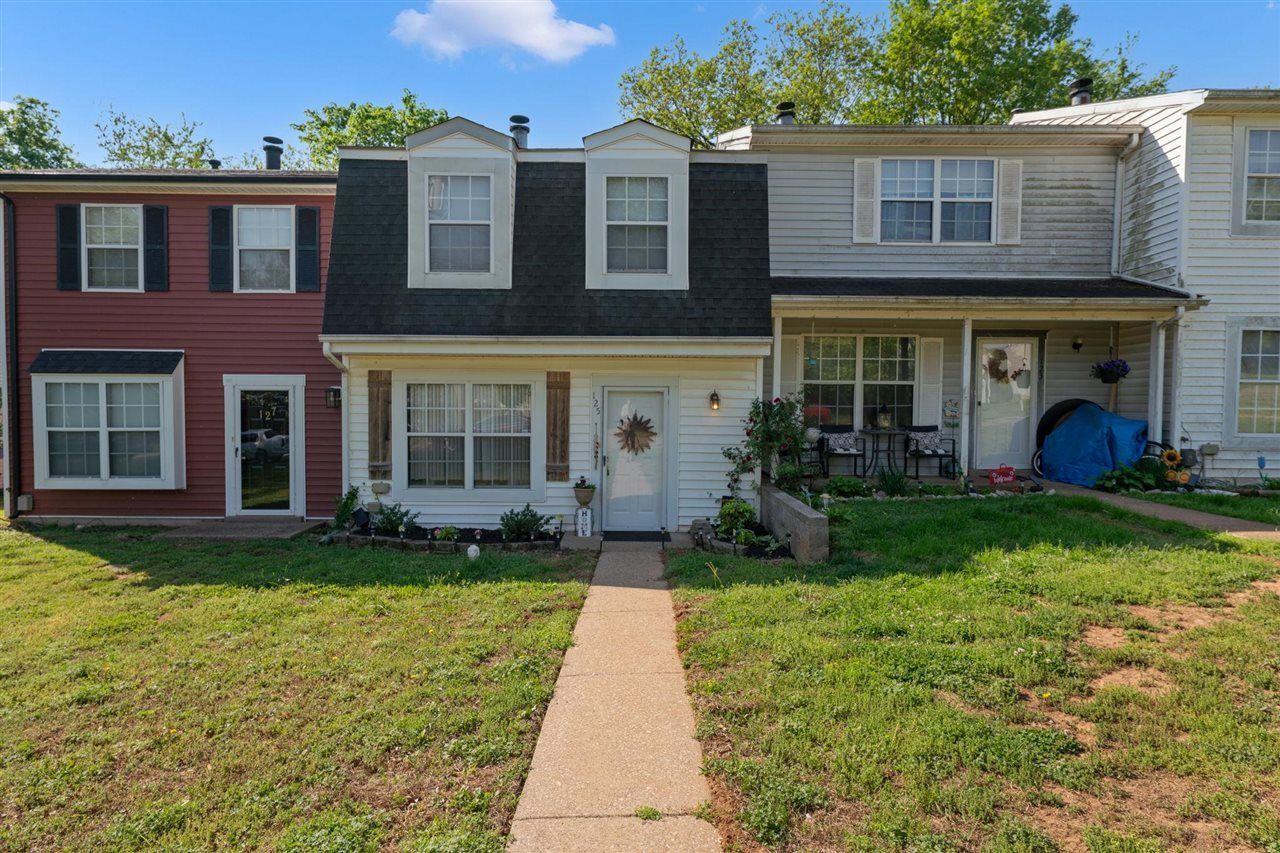 125 Pebble Court , Bowling Green, KY 42101 Main Photo