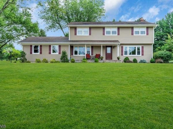 52 Lazy Brook Rd, Readington, NJ 08822