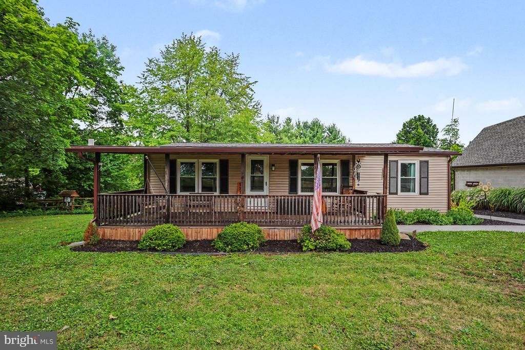 49 Pickett Road, Dover, PA 17315 Main Photo