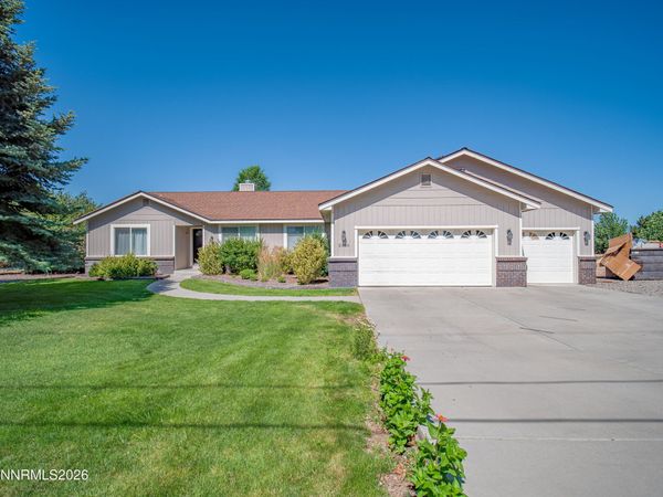 2556 Henning Lane, Minden, NV 89423