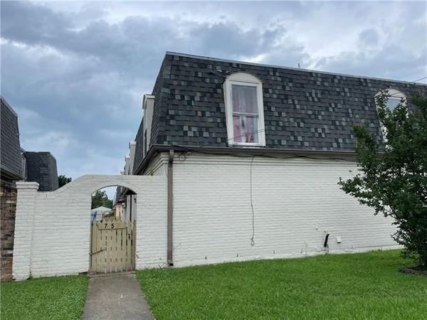1752 NEWPORT Place , Unit 105, Kenner, LA 70065