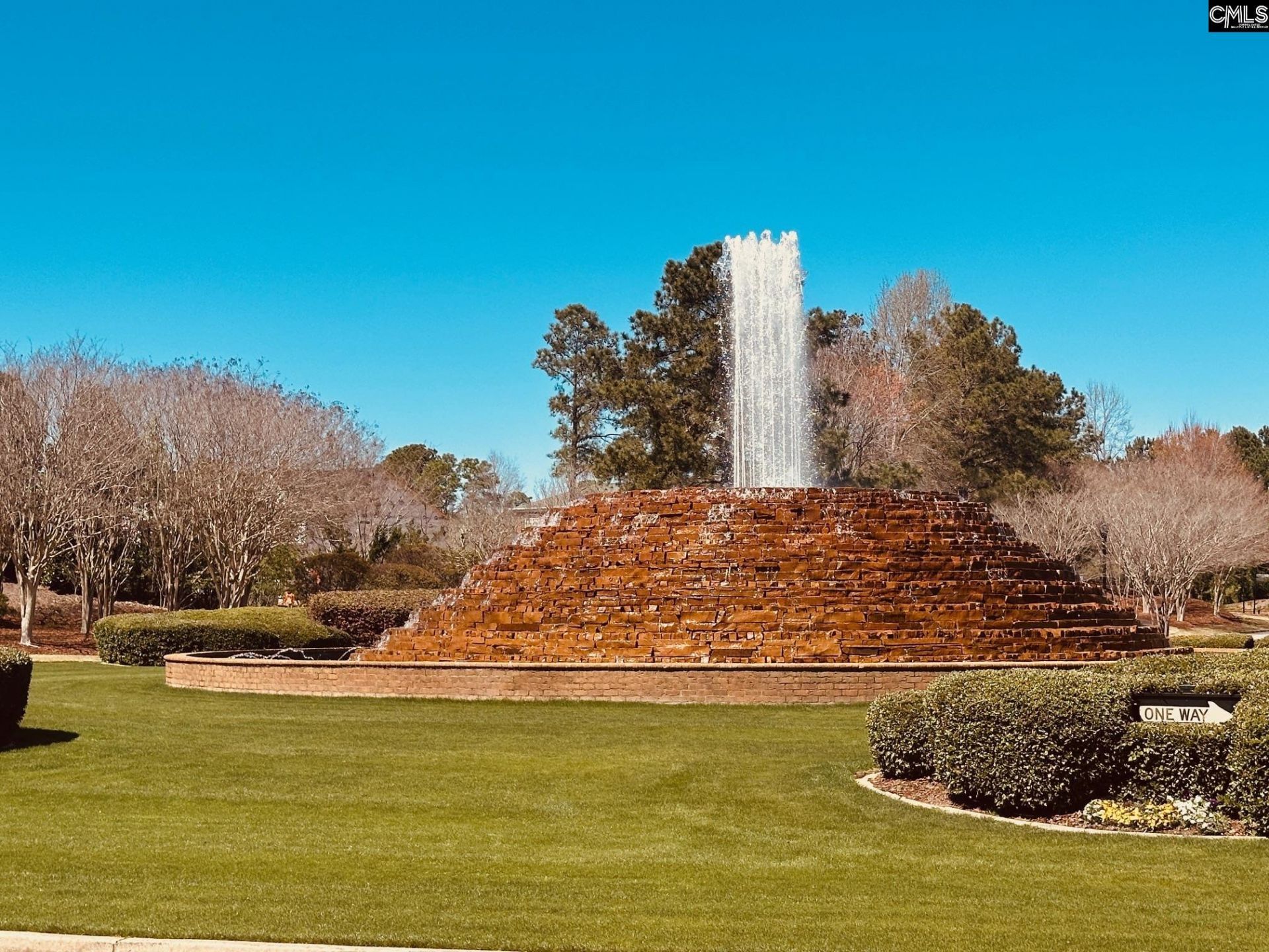 365 Highland Pointe  Photo 4