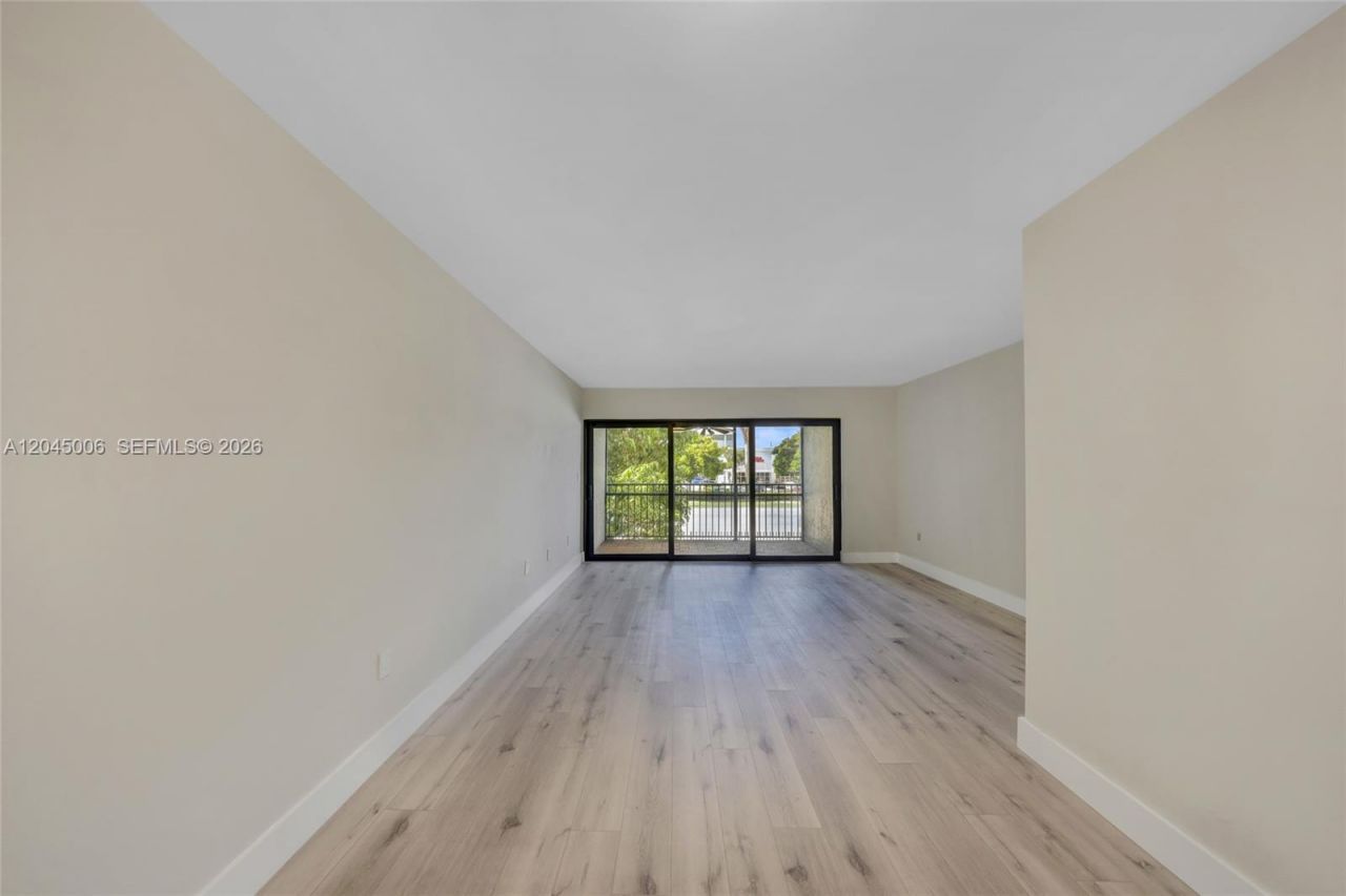 20 NW 87th Ave , Unit A208, Miami, FL 33172 Photo