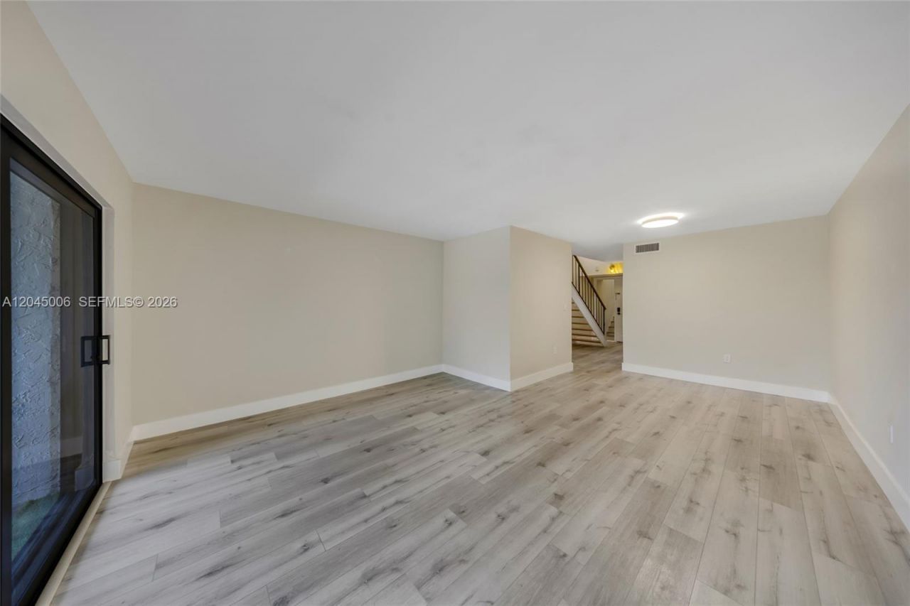 20 NW 87th Ave , Unit A208, Miami, FL 33172 Photo