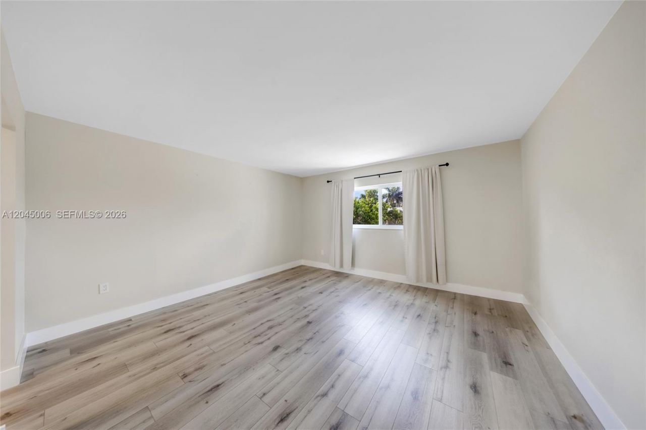 20 NW 87th Ave , Unit A208, Miami, FL 33172 Photo