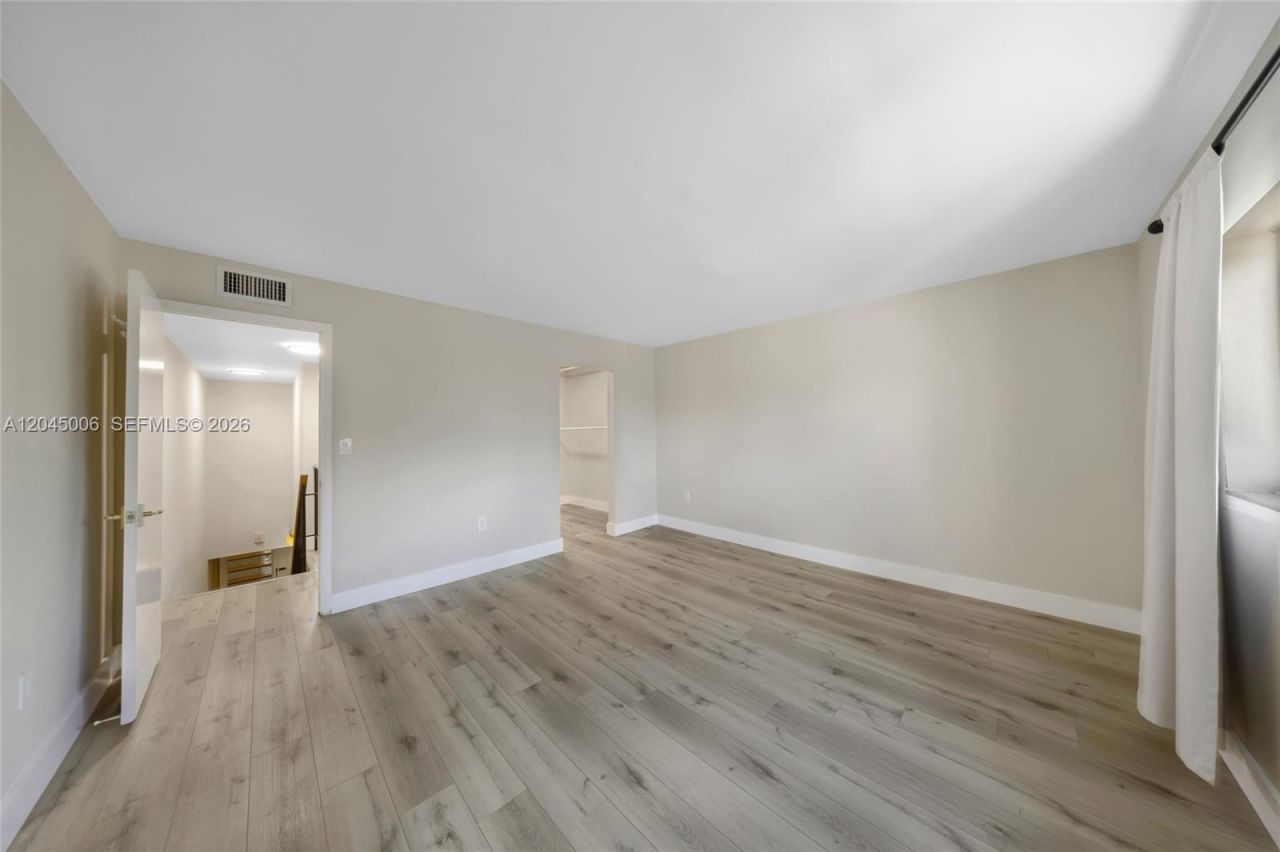 20 NW 87th Ave , Unit A208, Miami, FL 33172 Photo