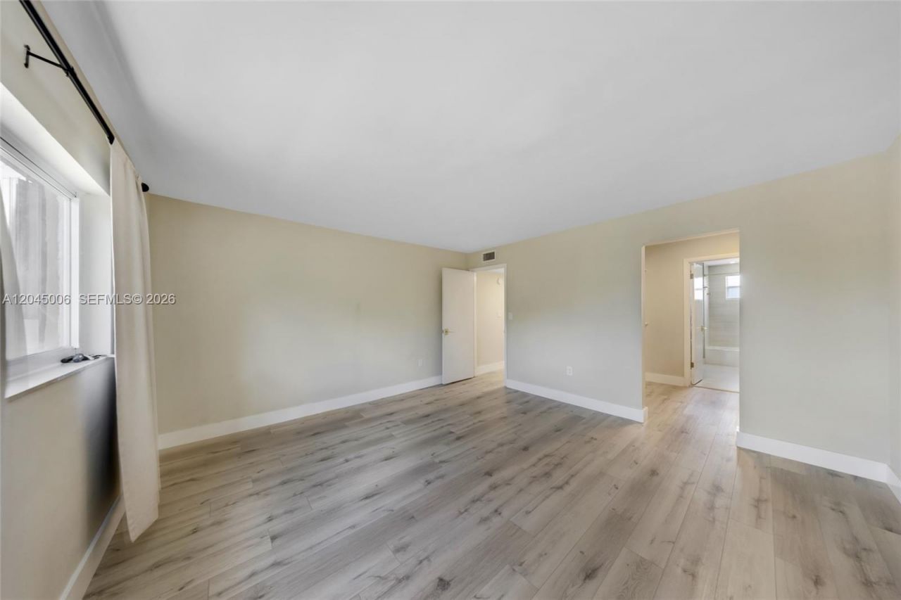 20 NW 87th Ave , Unit A208, Miami, FL 33172 Photo