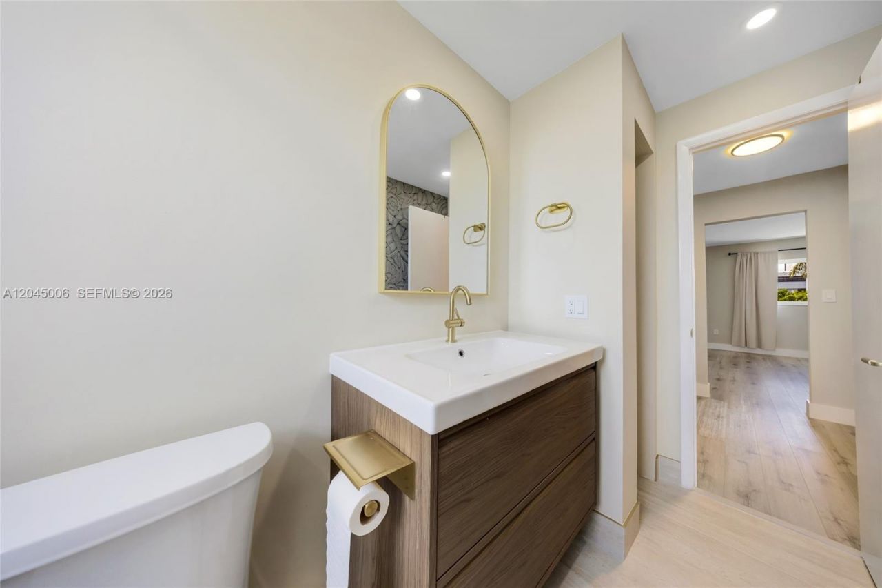 20 NW 87th Ave , Unit A208, Miami, FL 33172 Photo