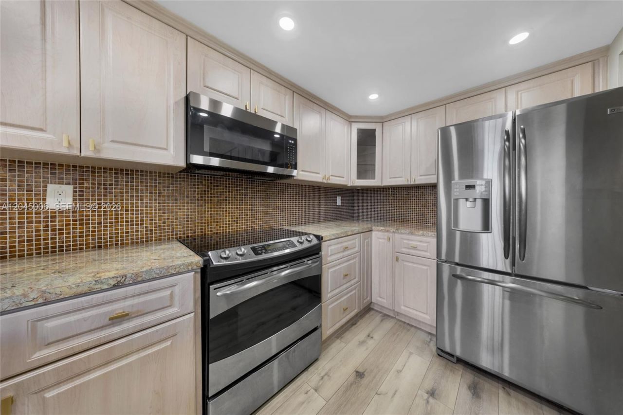 20 NW 87th Ave , Unit A208, Miami, FL 33172 Photo