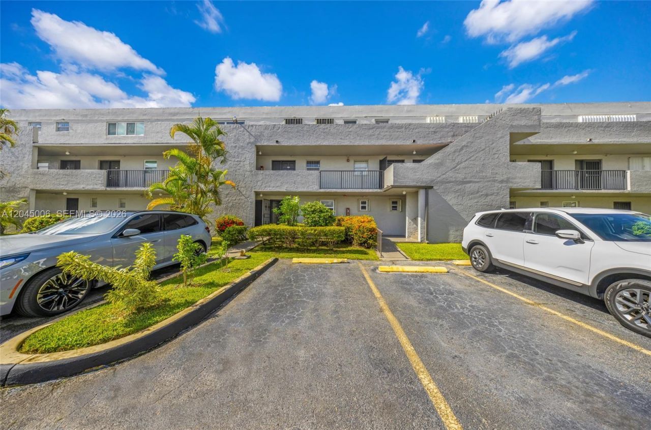 20 NW 87th Ave , Unit A208, Miami, FL 33172 Photo