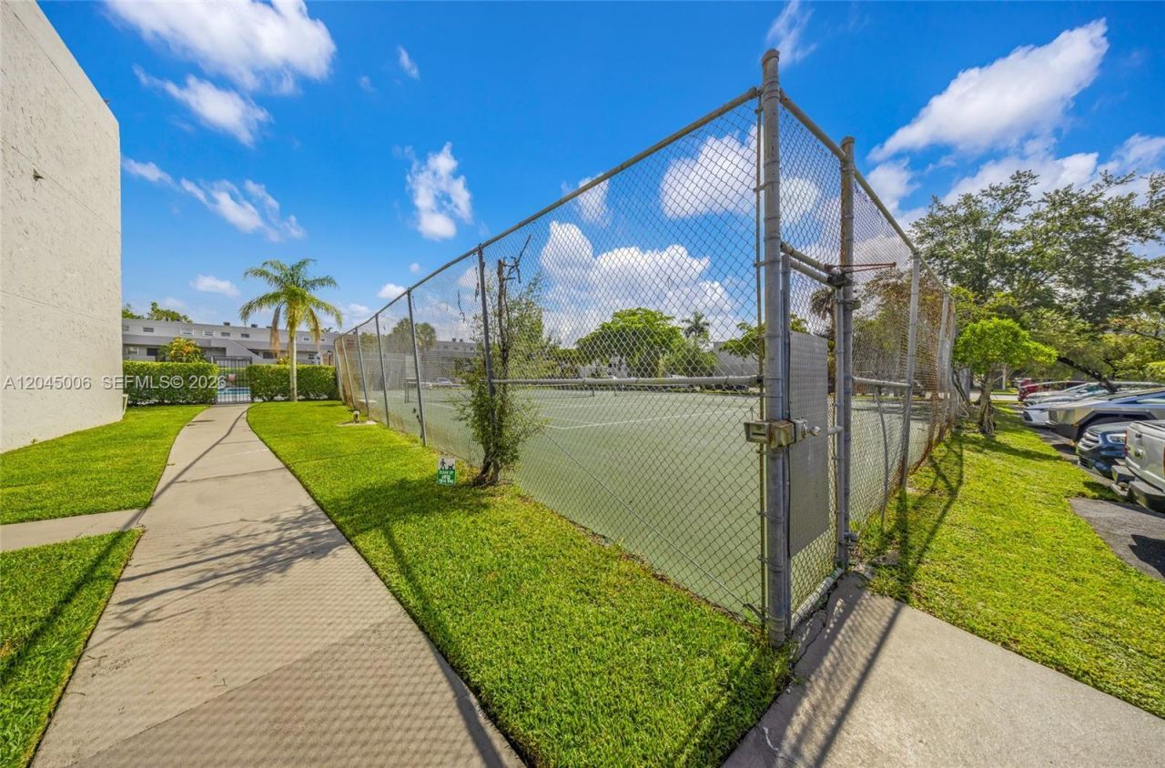 20 NW 87th Ave , Unit A208, Miami, FL 33172 Photo