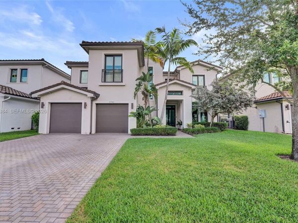 5742 E Brookfield Cir E , Hollywood, FL 33312