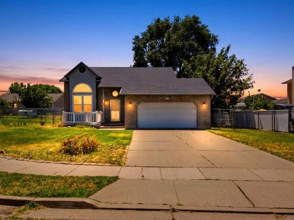 621 W 1000 N, Clinton, UT 84015
