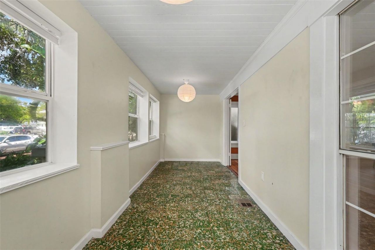 857 21st Avenue N, Saint Petersburg, FL 33704 Photo