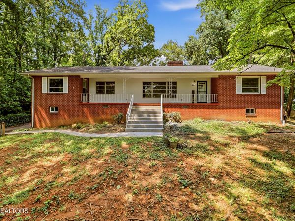5211 Pinnacle Drive, Knoxville, TN 37914