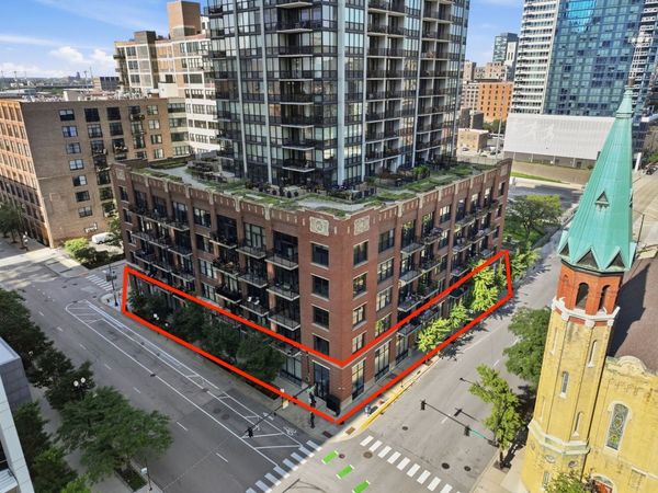 210 S Desplaines Street , Chicago, IL 60661