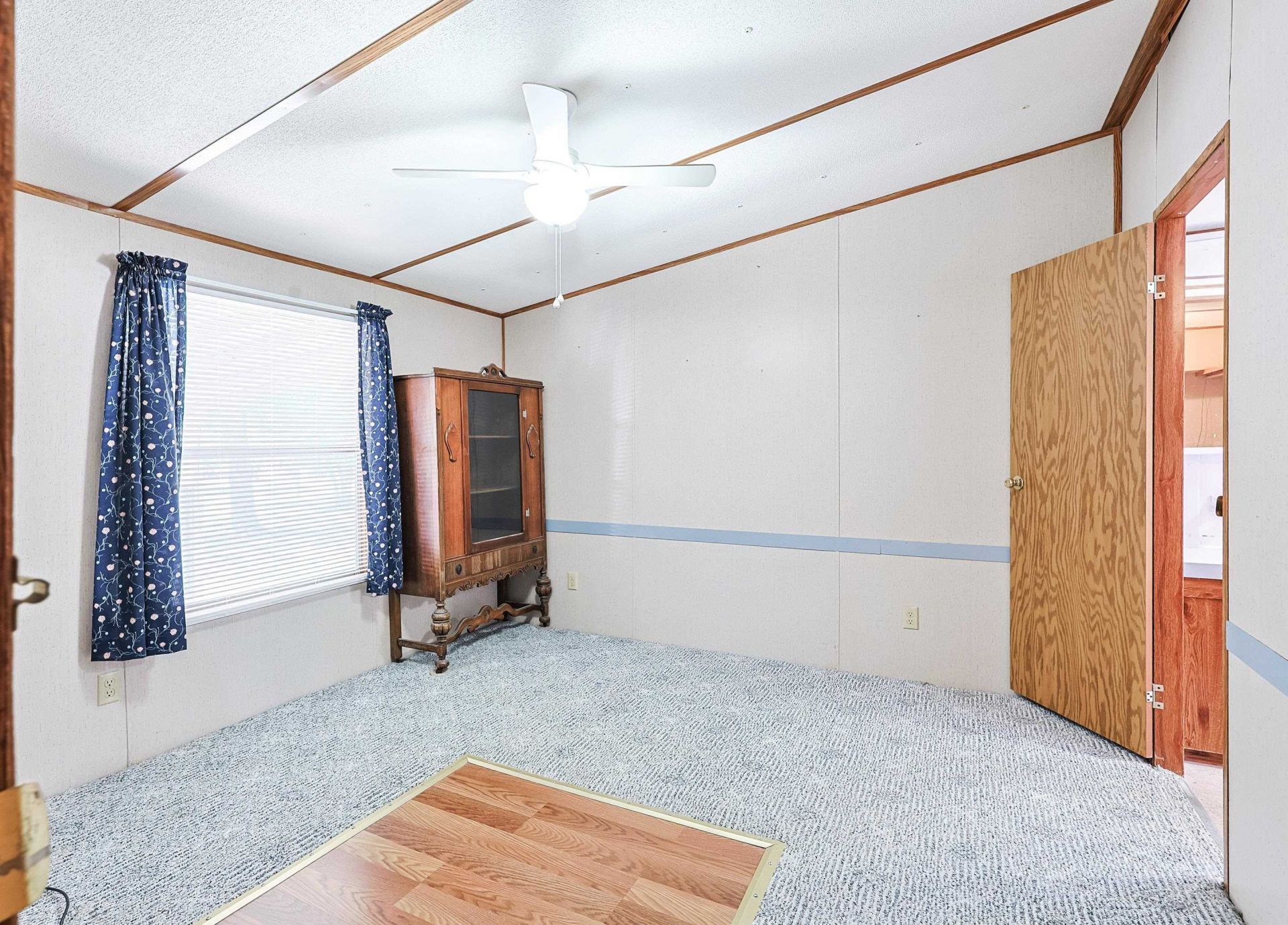 555 Woodland Dr. Photo 11