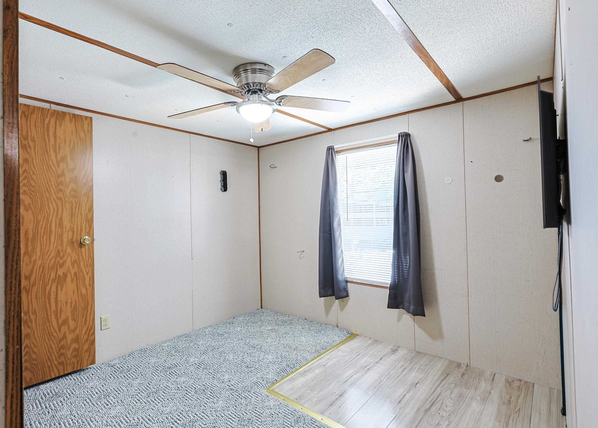 555 Woodland Dr. Photo 18