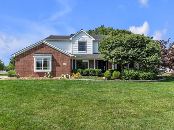 2690 Chateau Court, Ann Arbor, MI 48103