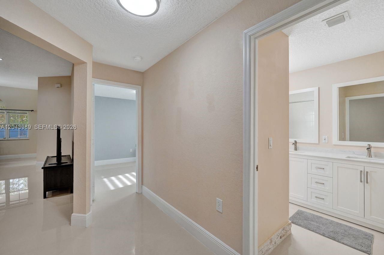 14003 N Cypress Cove Cir, Davie, FL 33325 Photo