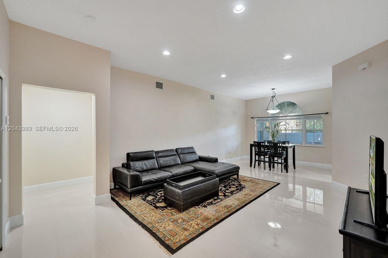14003 N Cypress Cove Cir, Davie, FL 33325 Photo