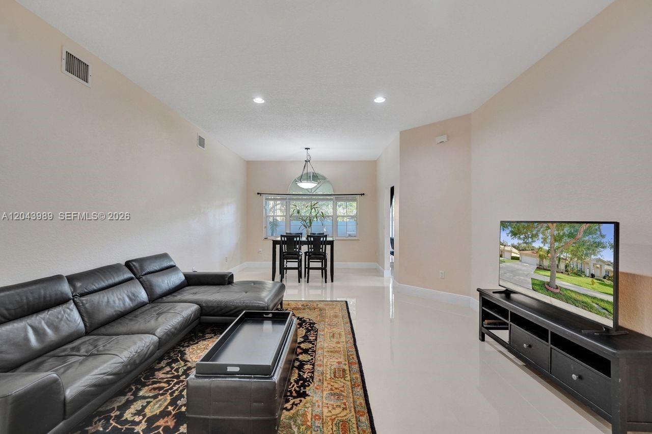 14003 N Cypress Cove Cir, Davie, FL 33325 Photo