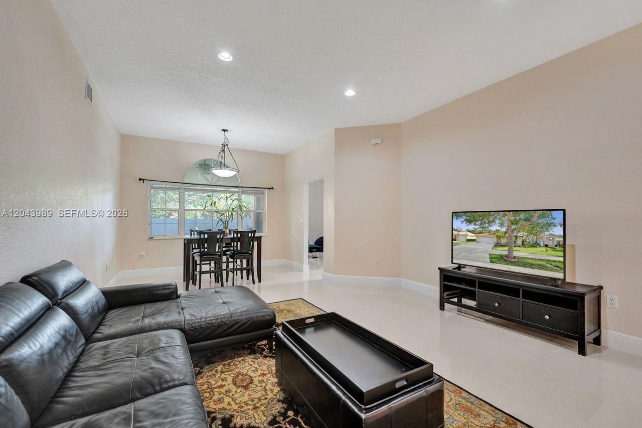 14003 N Cypress Cove Cir, Davie, FL 33325 Photo